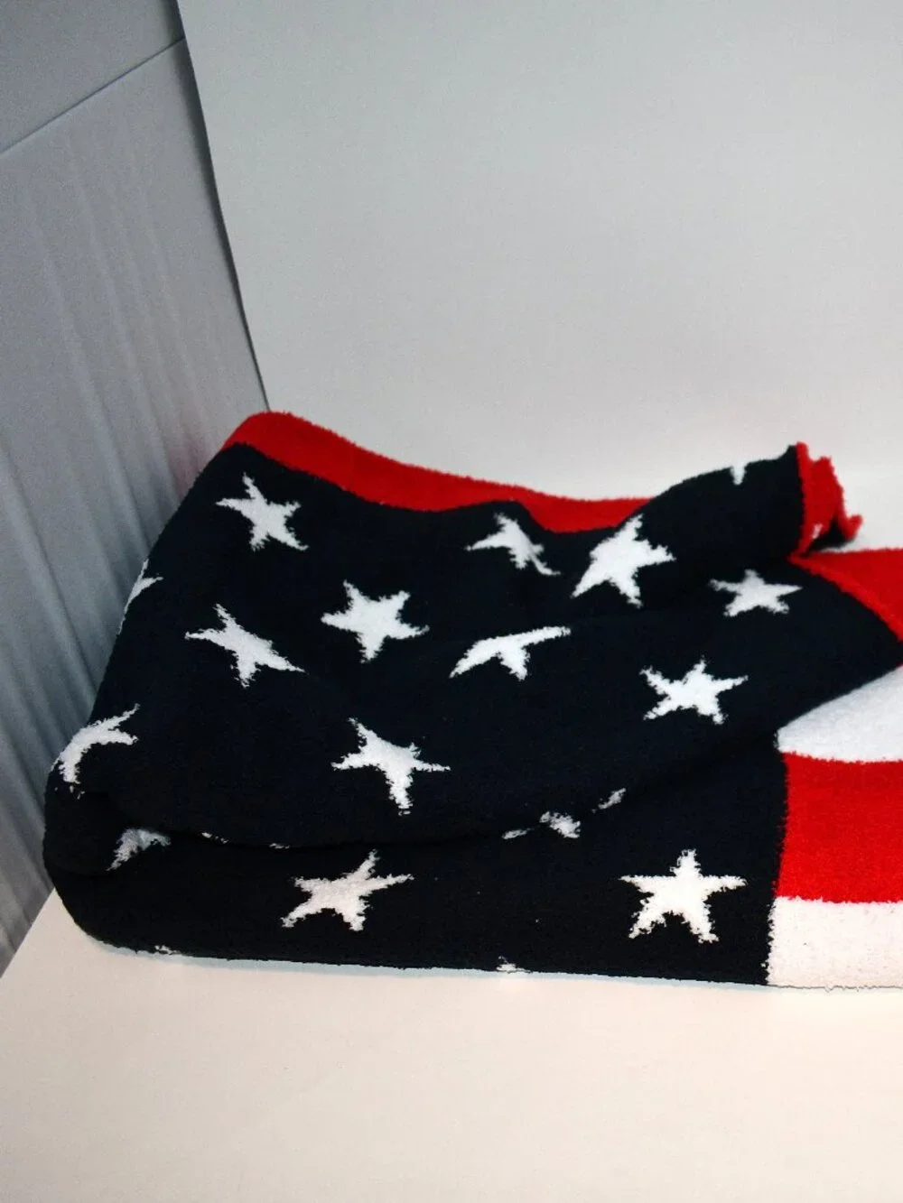 Americana Collection Red White & Blue American Flag Throw Blanket #81000006 NWT